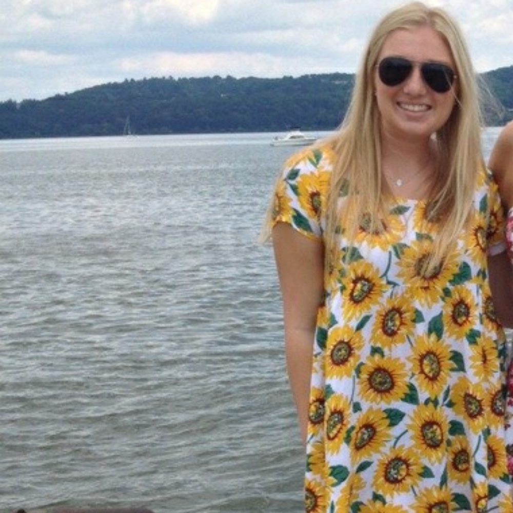 Meet your Posher, Danielle